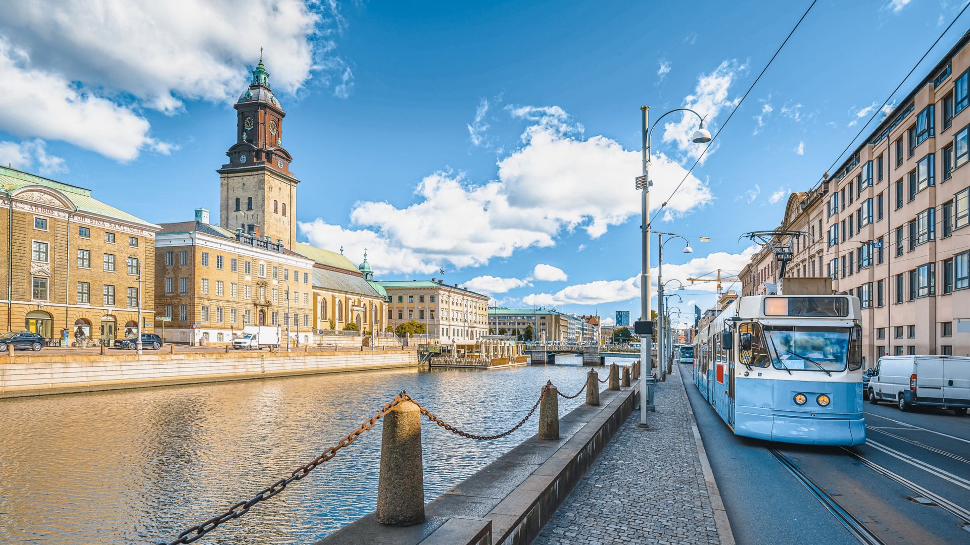 Pohled na pouliční architekturu města Göteborg, švédský region Västra Götaland