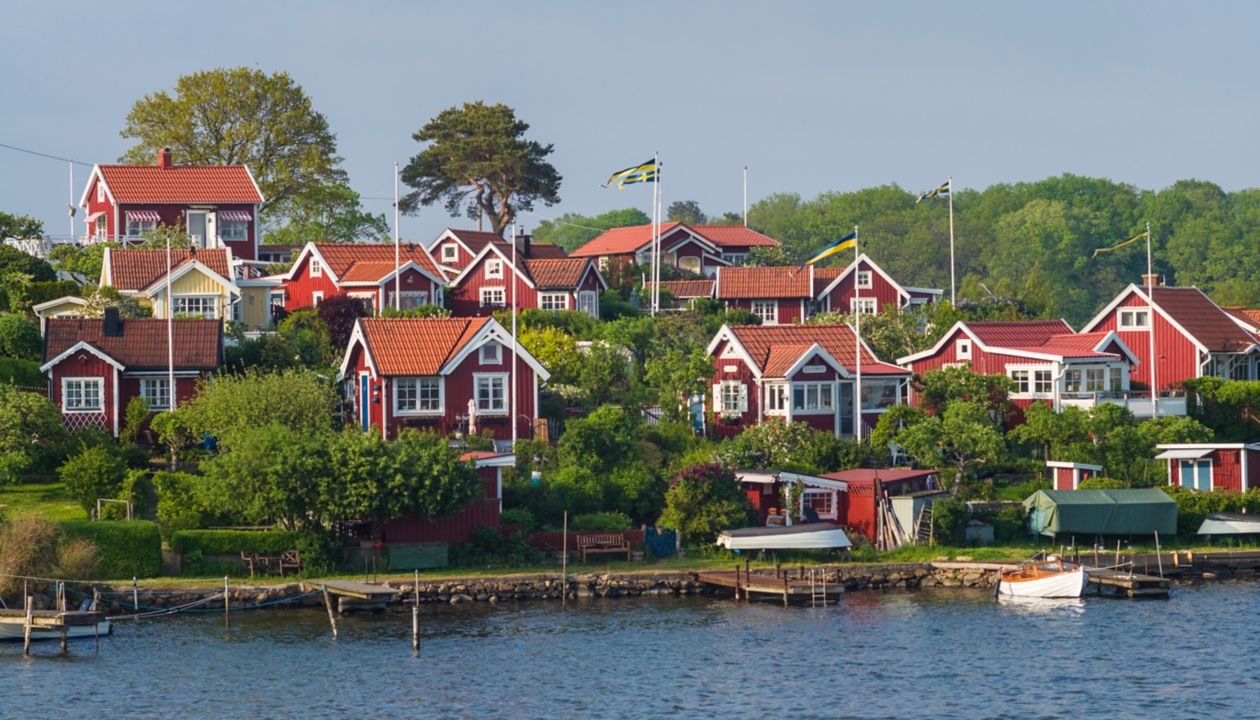 Southern Sweden, Karlskrona, Dragso Island, houses