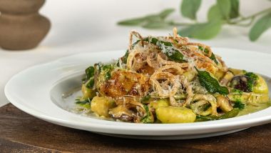Creamy gnocchi with spinach and parmesan