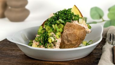 Jacket potato with tuna mayo and spring onions