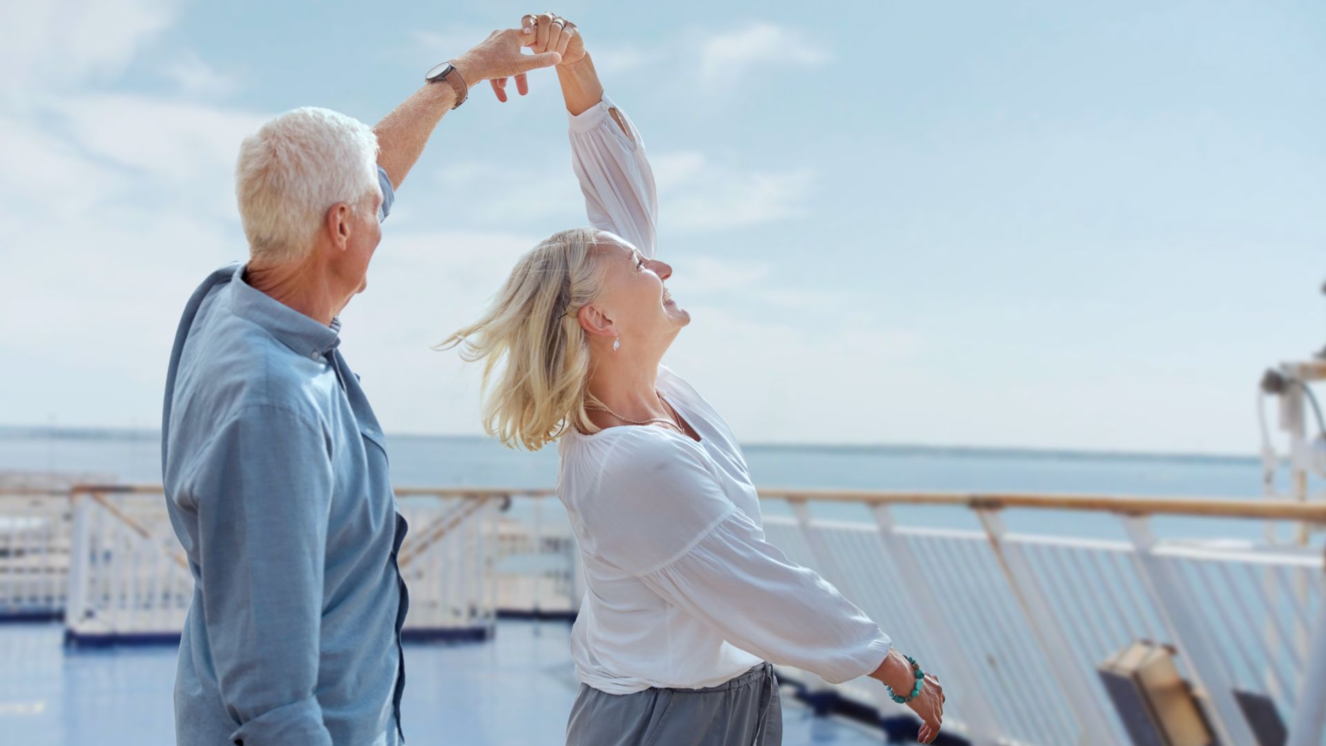 /content/dam/stenaline/en/images/service/wednesday_dance.png