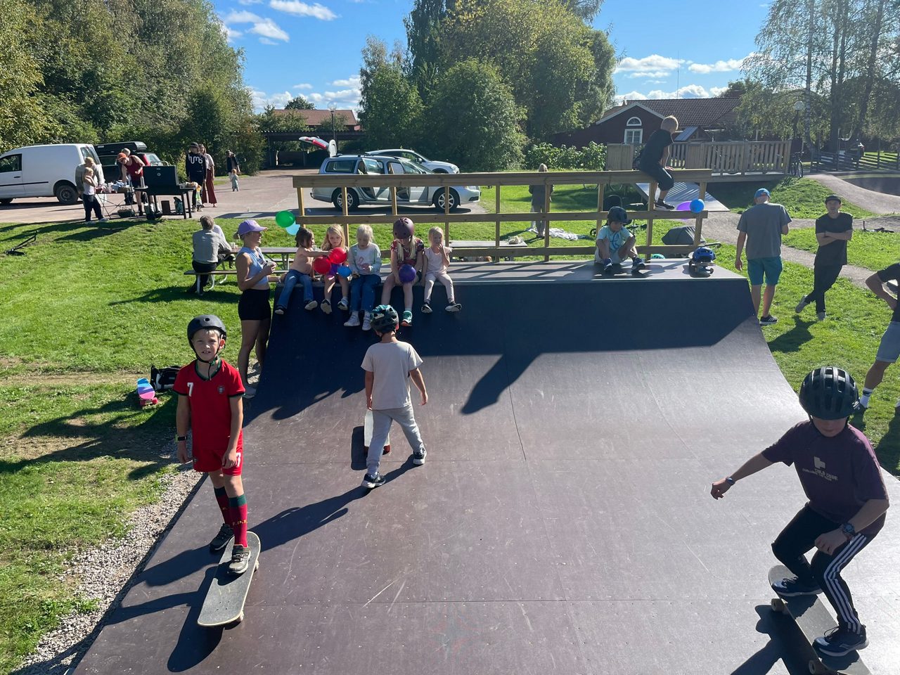 Invigning av skateboardrampen i Dala-Floda.