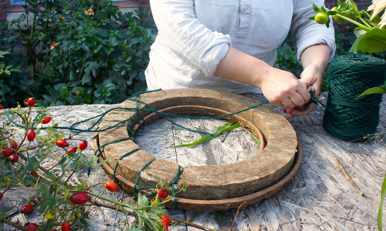 Kransbindning på Fridas Blomster
