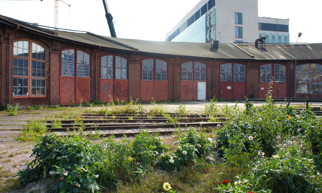 Fridas Blomster håller till i de gamla lokstallarna vid Bprås Centralstation