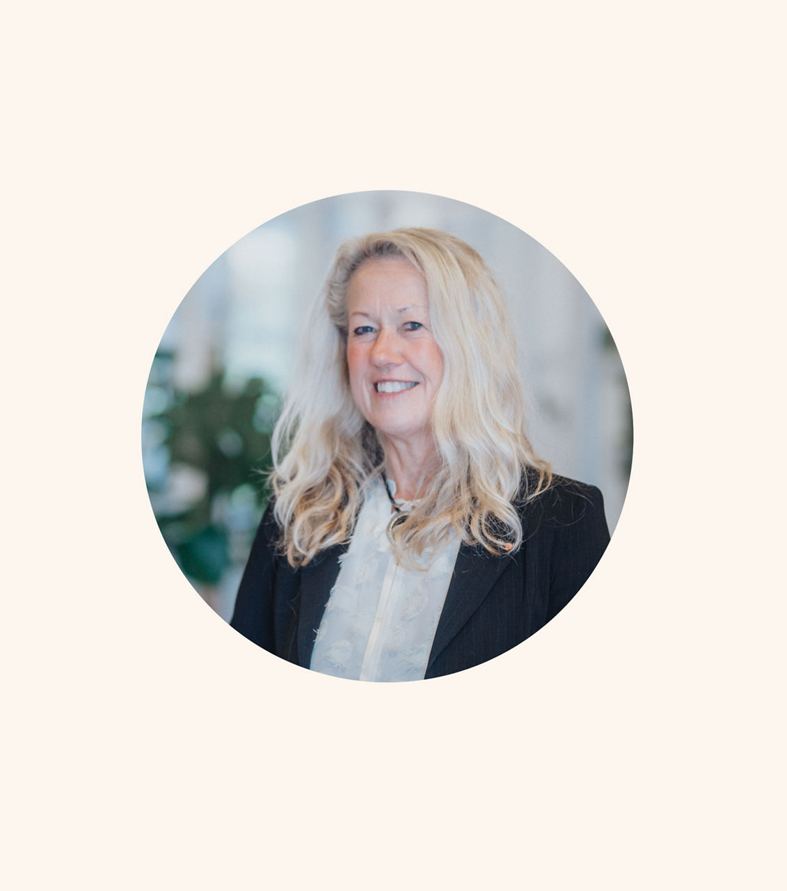 Birgitta närbild i runt format