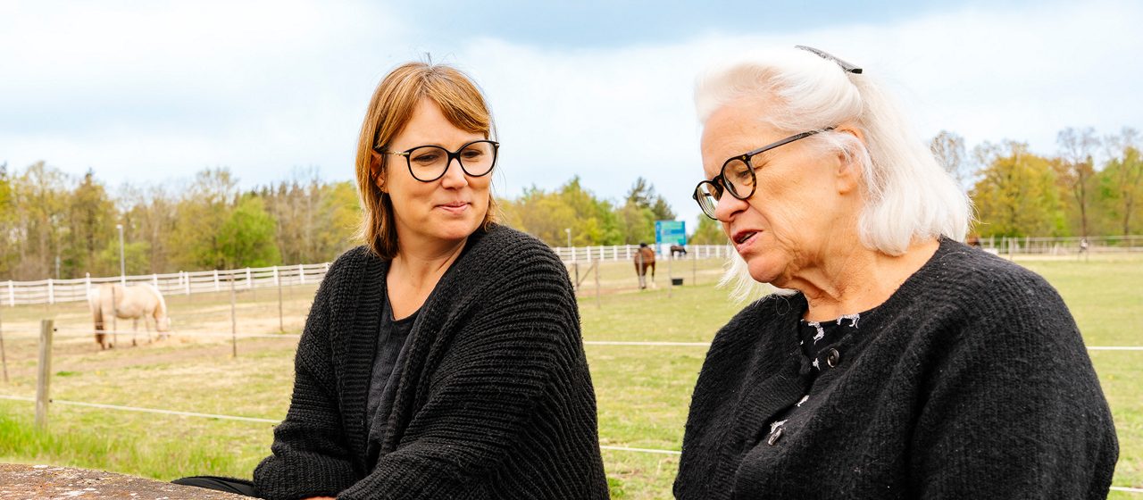 Anna och Cecilia från Sölvesborgs ridklubb