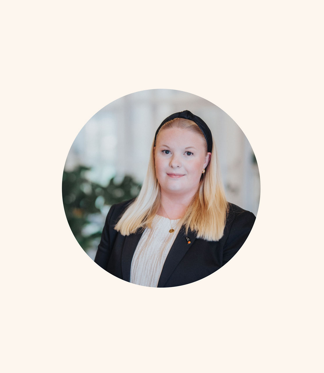 Emma närbild i runt format