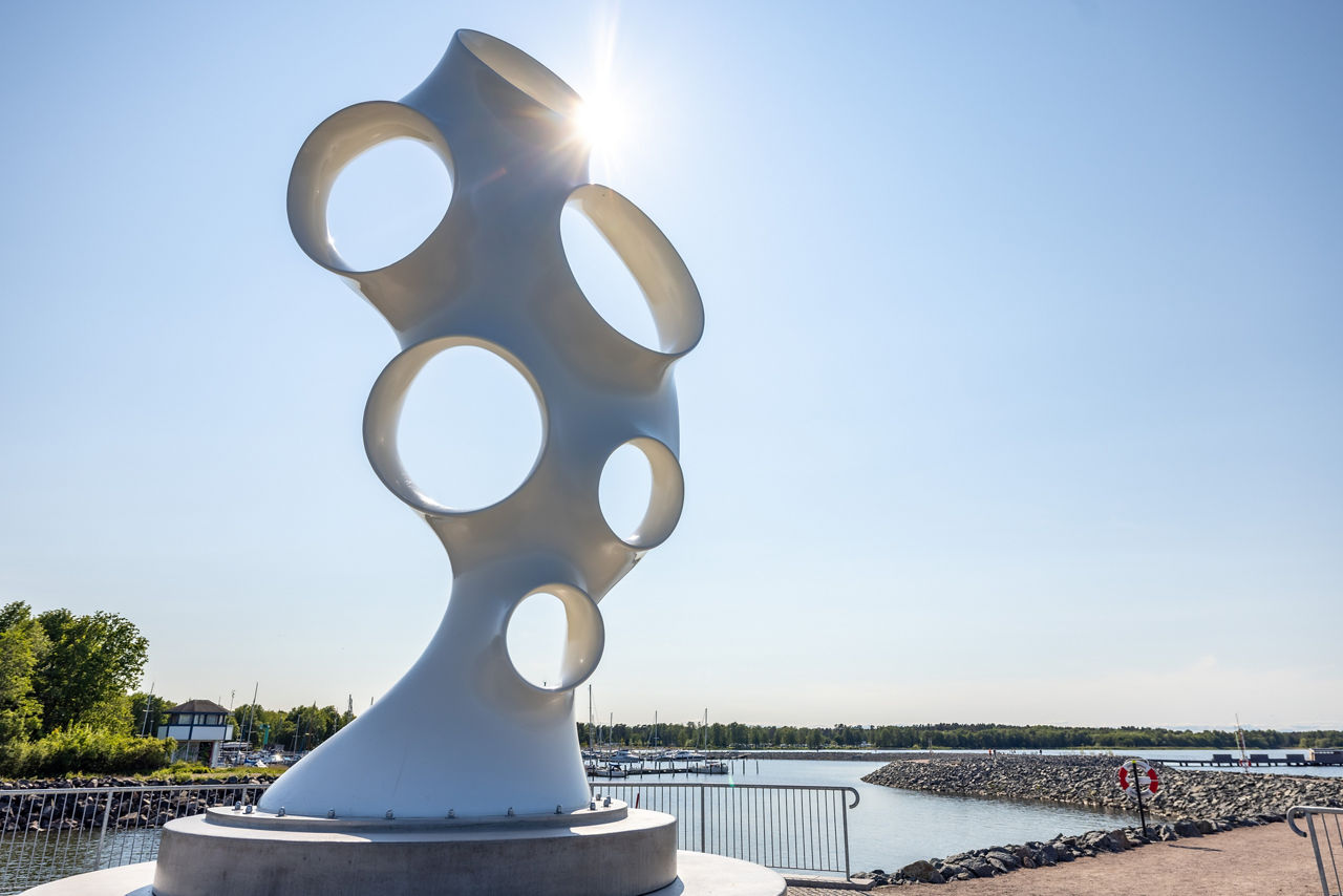 Konstverk på Lidköpings strandpromenad