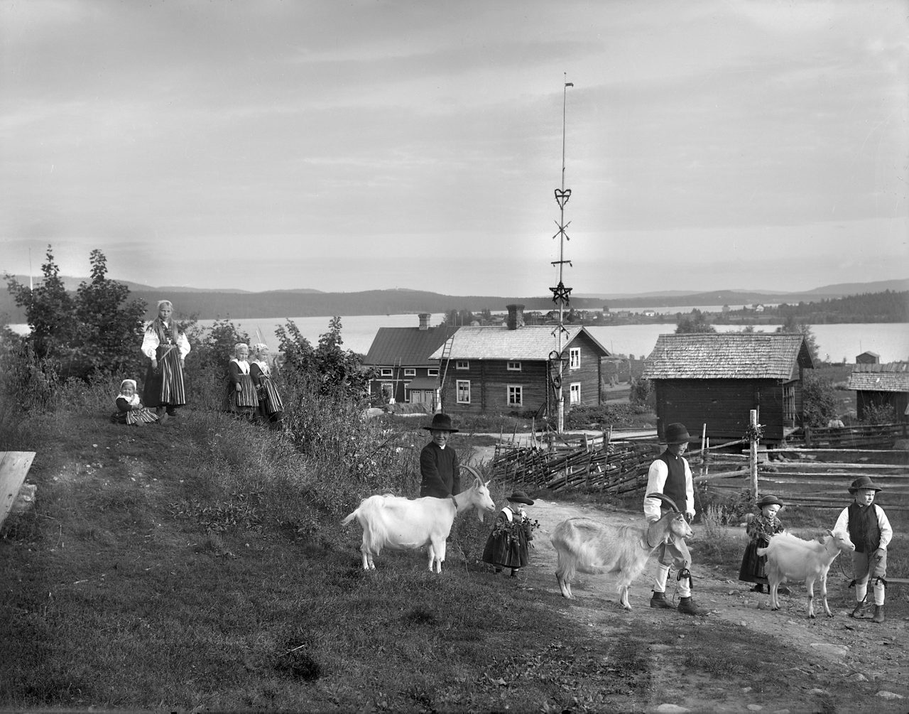 Historiska bilder från Leksand och Siljansnäs med omnejd.