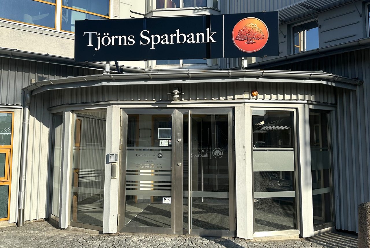 Utanför kontoret, Skärhamn