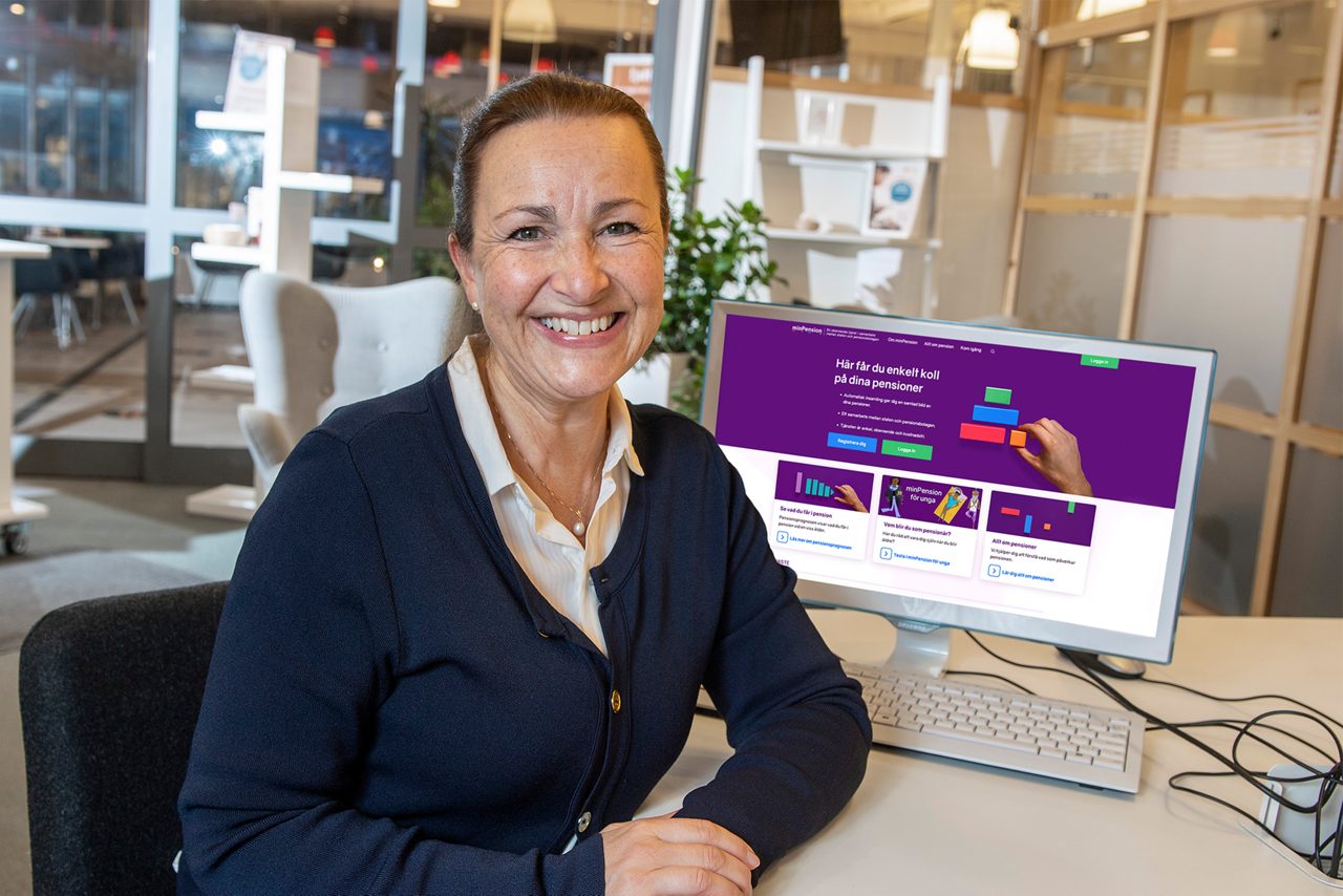 Försäkringsspecialist Karin Sjögren på sitt kontor i Västervik