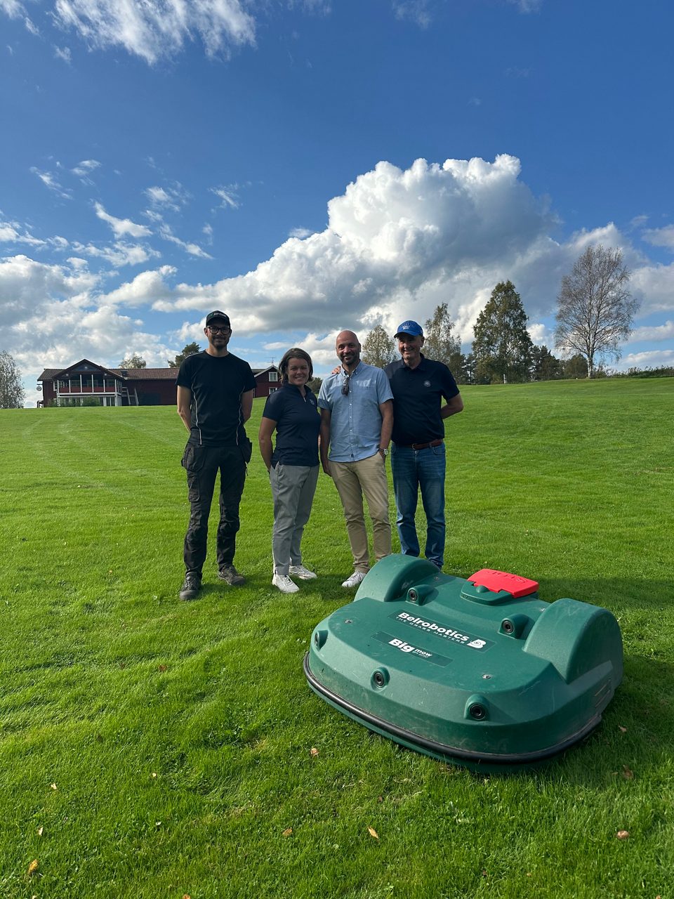 Robotgräsklipparen Kermit på Leksands Golfklubb.