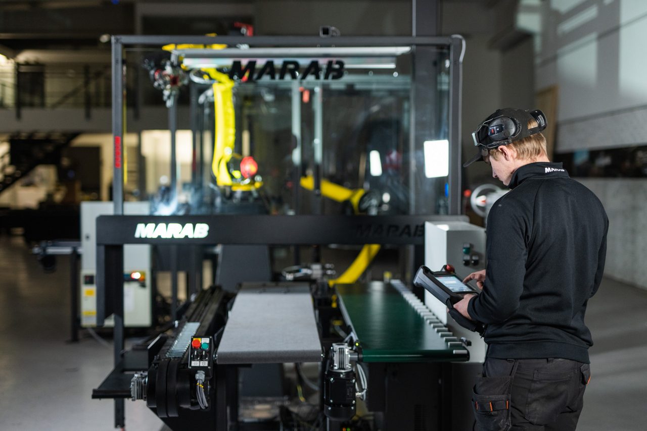 Marabs produktsionsanläggning i Orsa och vd Matilda Bastman.