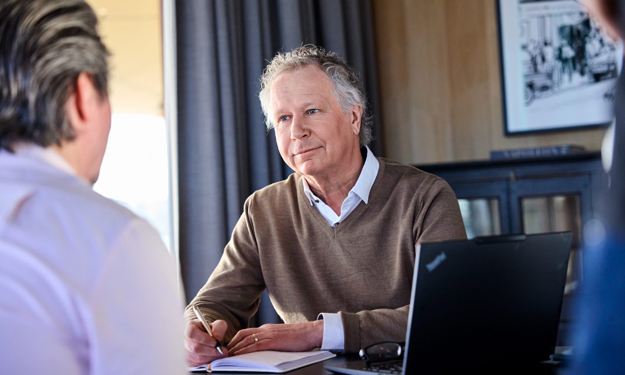 Private Banker Peter på ett kundmöte