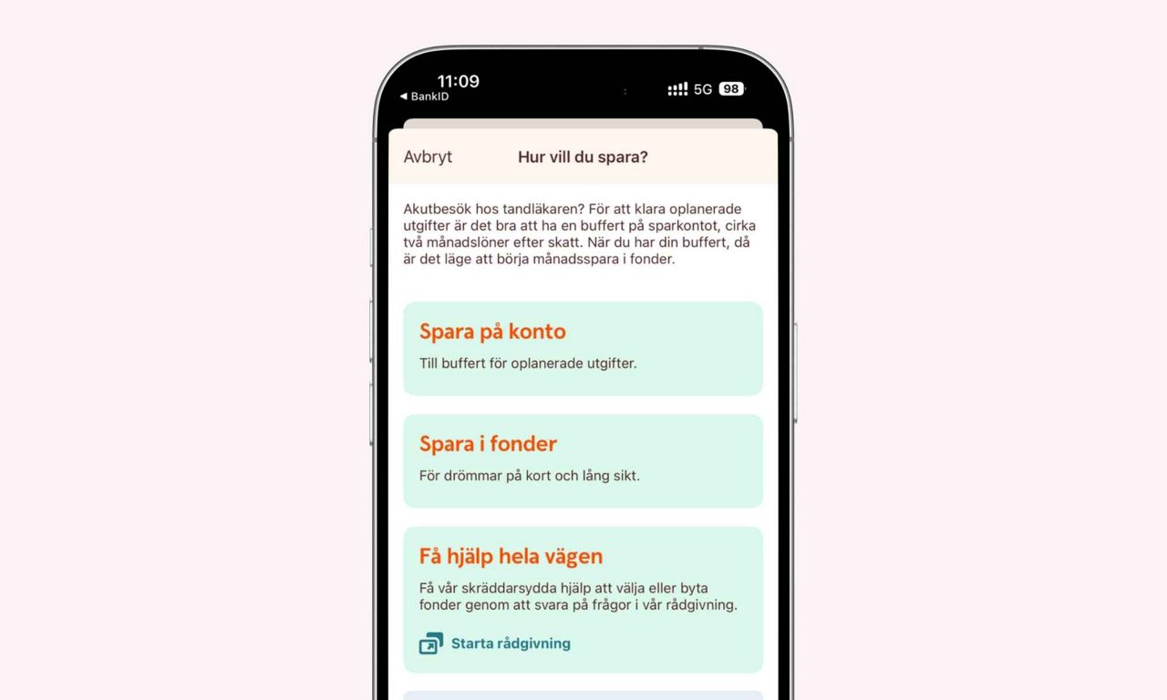 Mobilskärm visar steg tre i funktionen för att starta och beräkna månadssparande i bankappen.