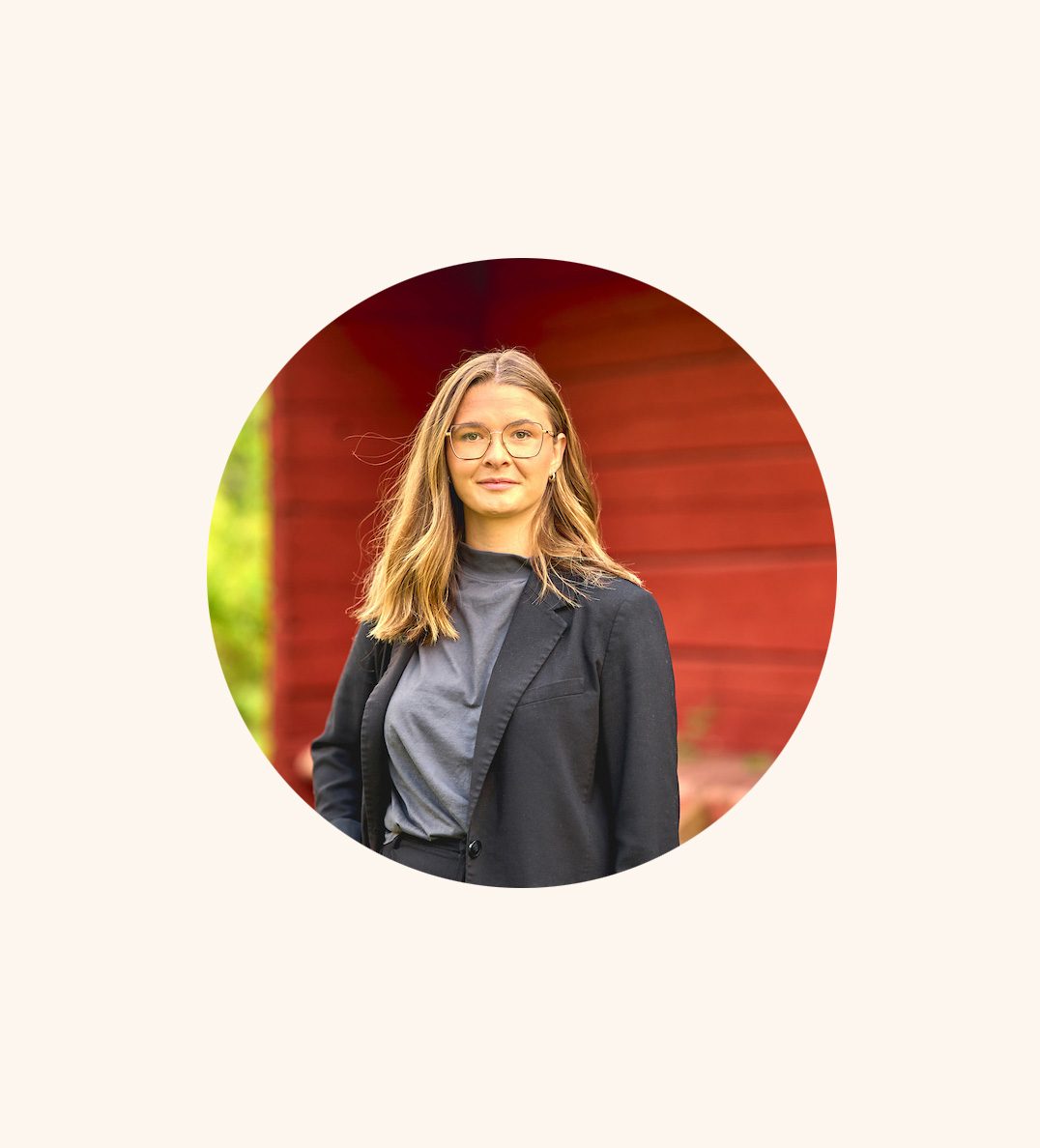 Wilma Åkesson i utomhusmiljö