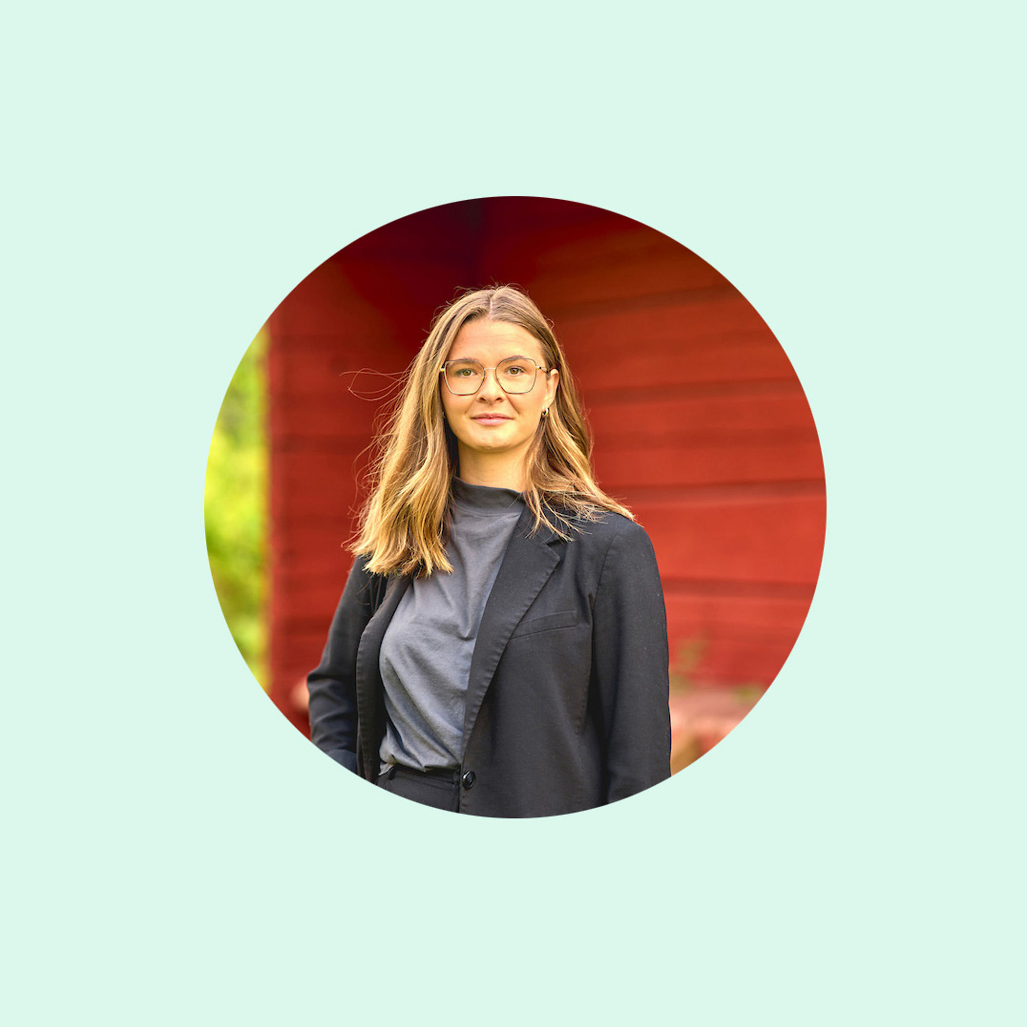 Wilma Åkesson i utomhusmiljö