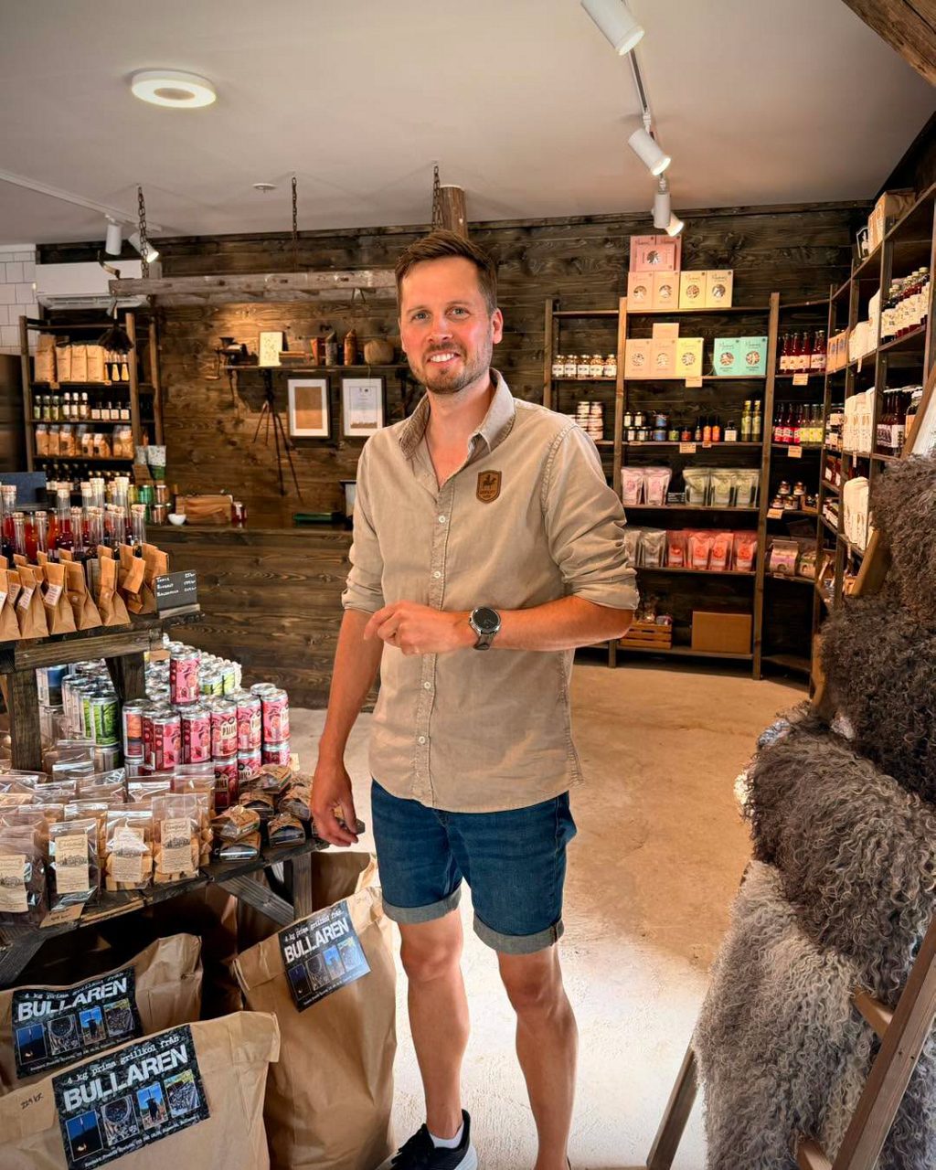 Daniel Bodin i Grimslätts gårdsbutik
