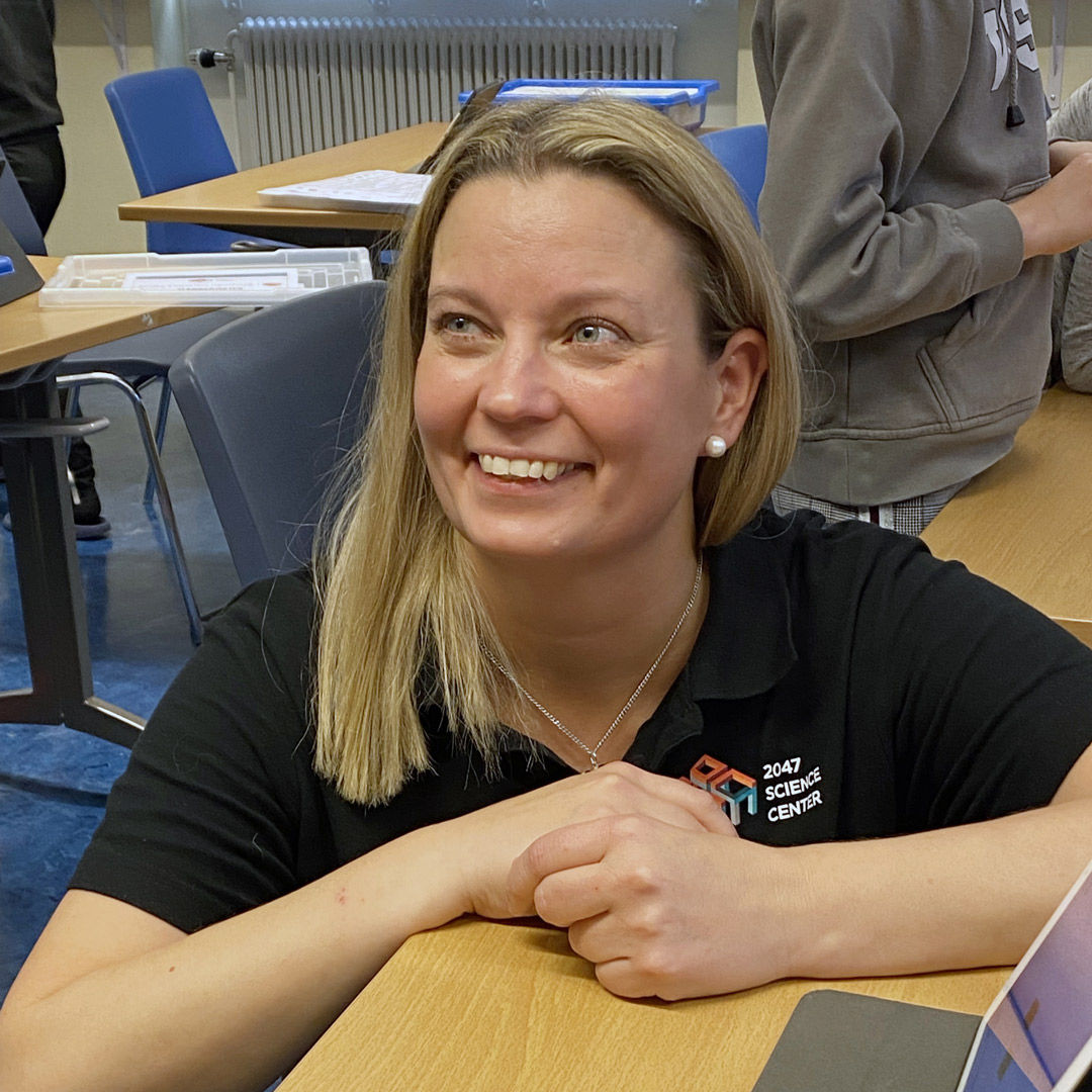 Science Dalatour på besök på skolor i Dalarna och programmerar med eleverna.