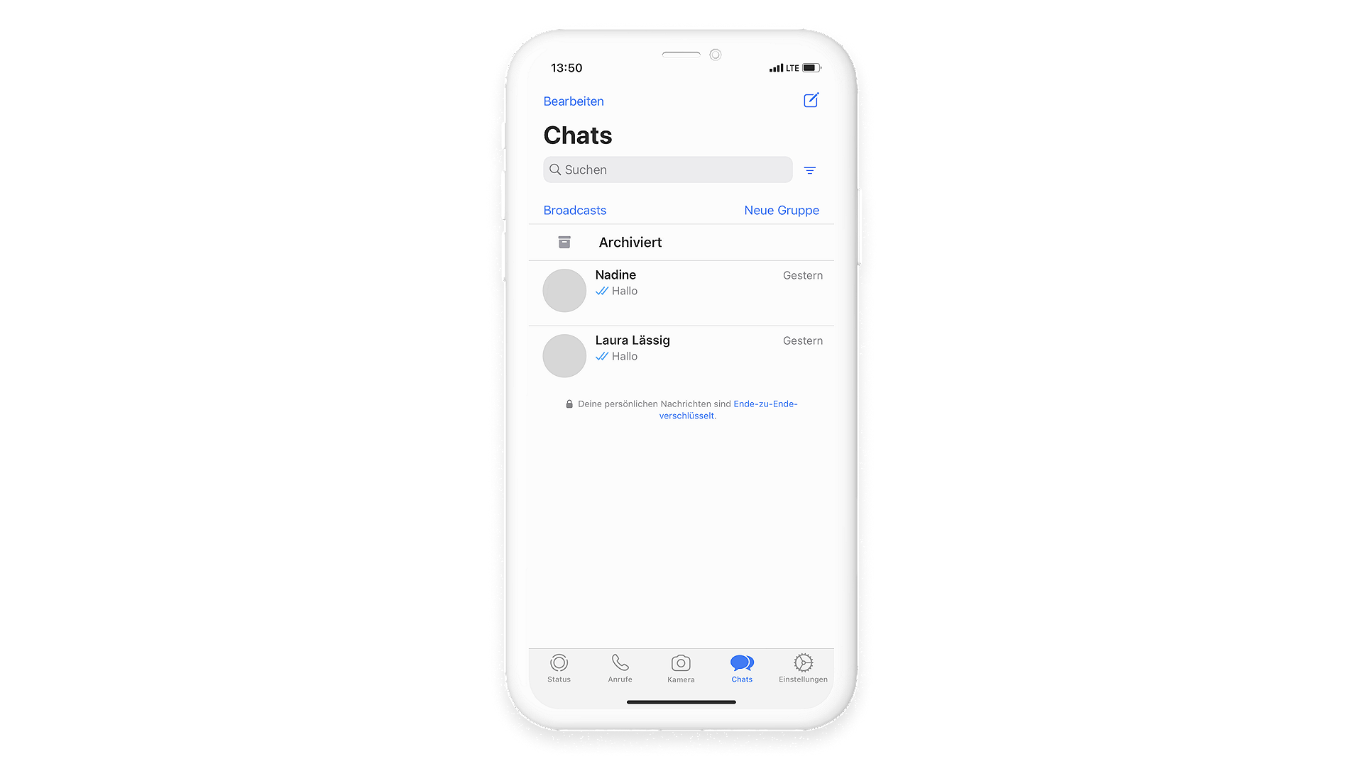 Durch das Wischen nach links können archivierte WhatsApp Chats wiederhergestellt werden