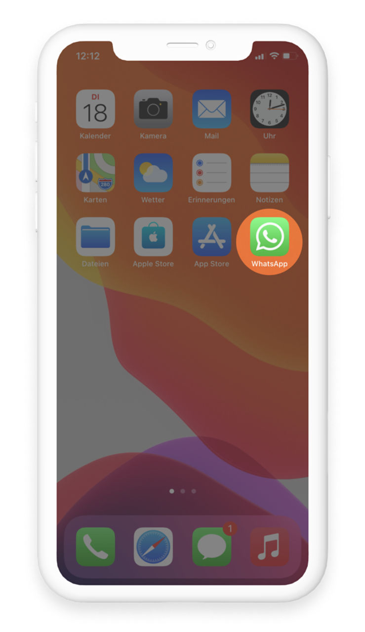 Auf dem Startbildschirm des Smartphones sind einige Apps zu sehen, das App-Icon des WhatsApp Messengers ist hervorgehoben