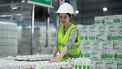 Vietnam's first coconut milk and water production