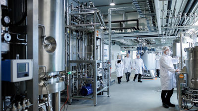 Facharbeiter in Lebensmittelfabrik