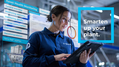 Service Expertin wartet Maschine