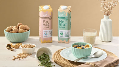 Mesa de desayuno con envases de cartón