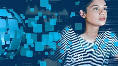 Karolardan oluşan küre ve bir kadın