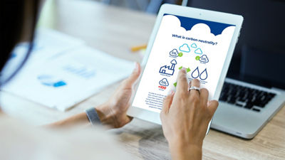 Rolagem manual no ipad com infográfico