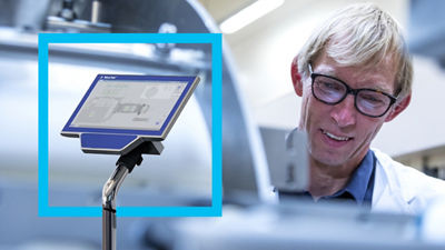 Ice cream technologist and data on screen