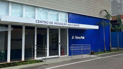 Imagem da entrada do Centro de Inovação ao Cliente da Tetra Pak em Monte Mor