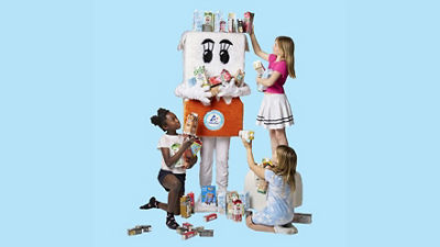 Barn tillsammans med Tetra Pak maskot