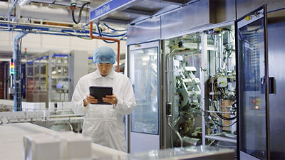 Chinese children recycling 