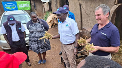 Meeting smallholder farmers, Dairy Hubs