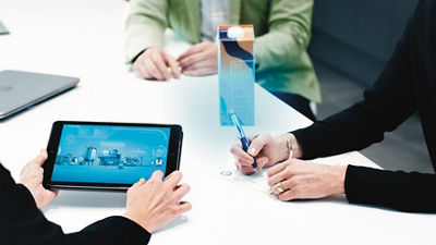 des tablettes pendant une réunion