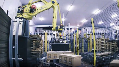 machine crane automating boxes