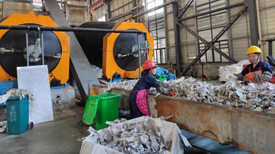 Manual post separation sorting of material