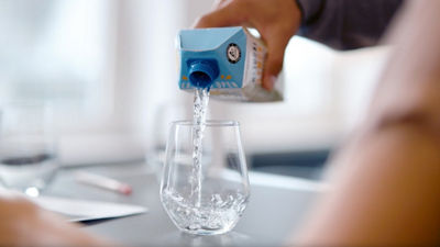 pouring tetra gemini packaging