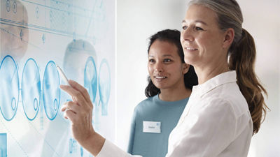 客户和员工聊天