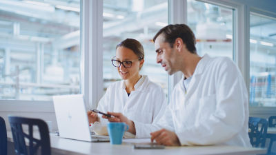 Food experts and computer