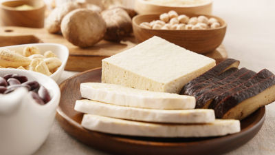 alternativas de origen vegetal sobre un plato