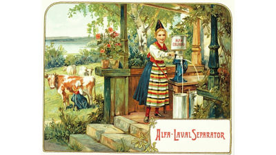 Mujer usando un antiguo separador Alfa Laval.