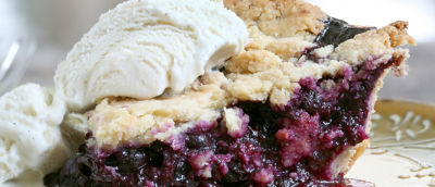 Blueberry pie with vanilla ice cream