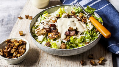 Ceasar sallad with dressing