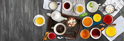 Bebidas en la mesa