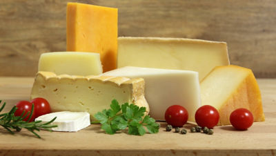Queso en una mesa