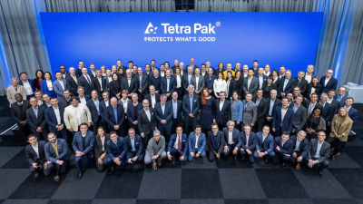 Group photo of Tetra Pak employees