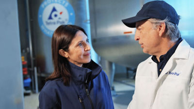 Experts talking